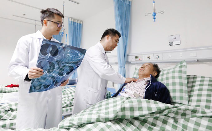 醫(yī)生服務(wù)照片